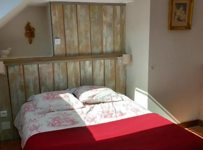 Le Portail Bleu Bed & Breakfast 3*
